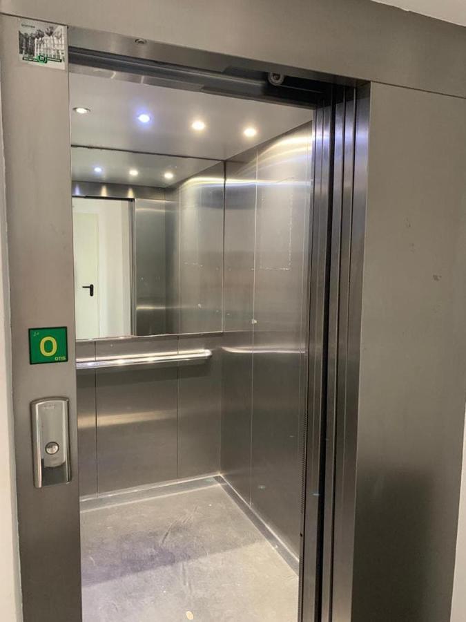 -Malagasunapts- Rooftop Pool & Free Parking Buitenkant foto
